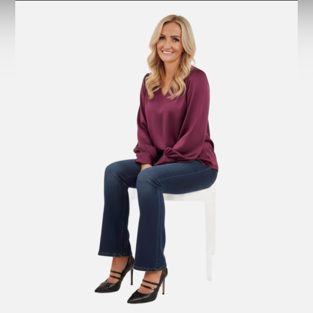 White House Black Market Smocked Shoulder Blouse – XS – NWT